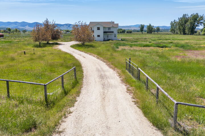 Property Photo: 239 Lincoln Lane MT 59840