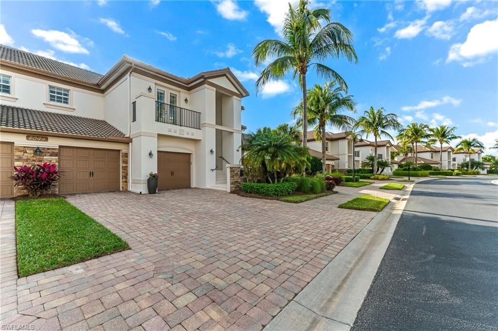 Property Photo: 8044 Players Cove Dr 202 FL 34113