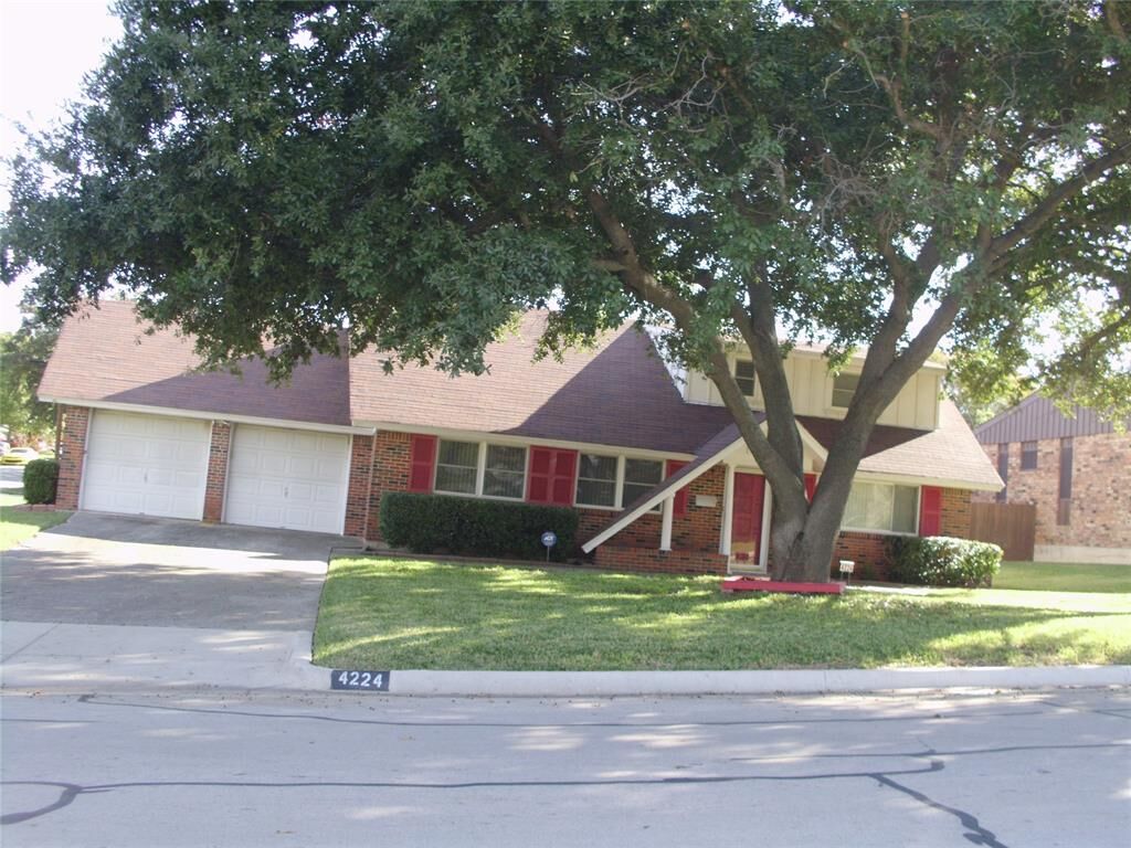 Property Photo:  4224 Grand Lake Drive  TX 76135 