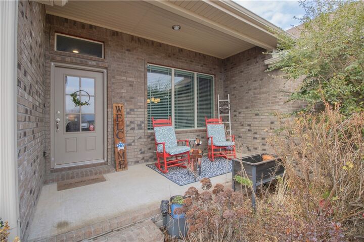 Property Photo:  673 Arroyo Street  AR 72730 