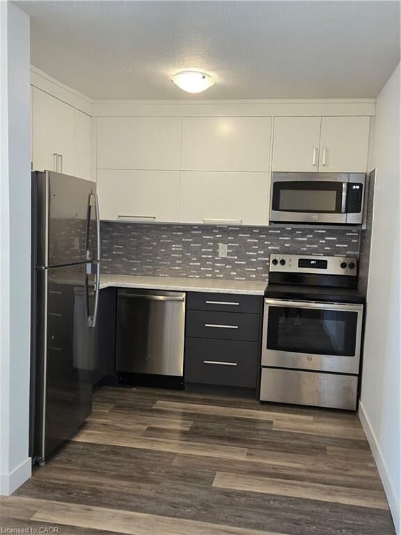 Property Photo:  563 Mornington Avenue 706  ON N5Y 4T8 