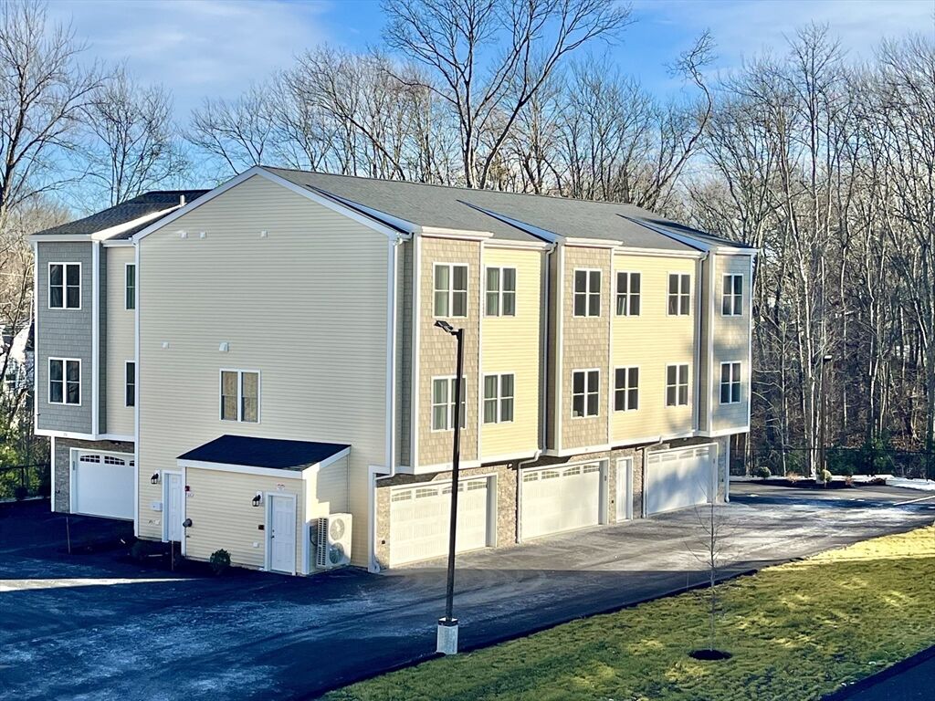 Property Photo:  19 Dyer St 19  MA 02370 