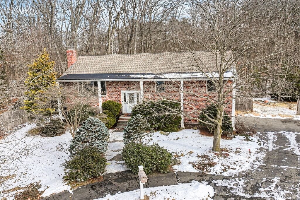 Property Photo:  90 Sunnyside Ave  MA 01867 