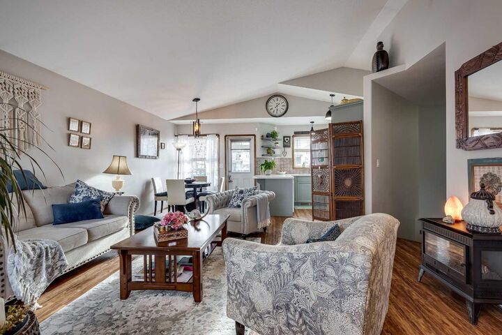 Property Photo: 5609 Park Street AB T4M 0E8