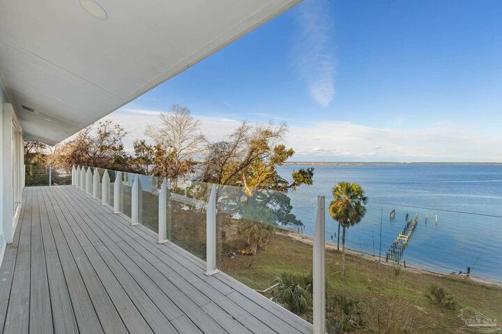 Property Photo: 8844 Scenic Hwy FL 32514