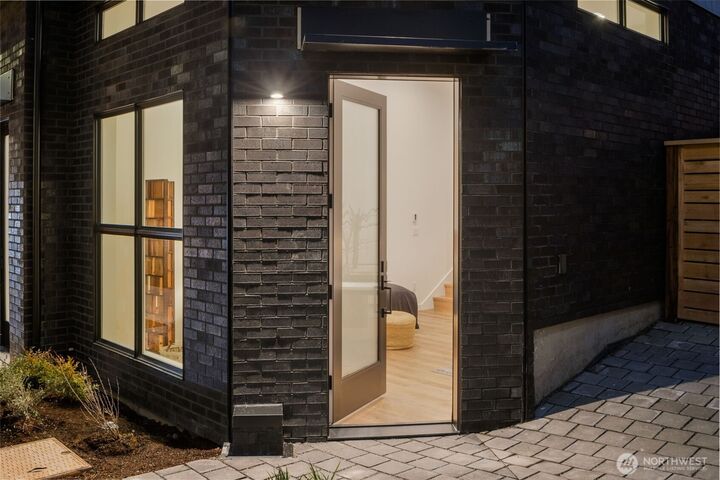 Property Photo:  4406 C  50th Avenue S  WA 98118 