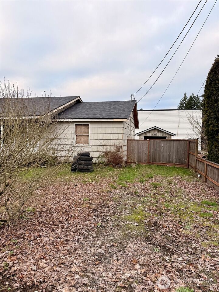 Property Photo:  110 SE X Street  WA 98501 