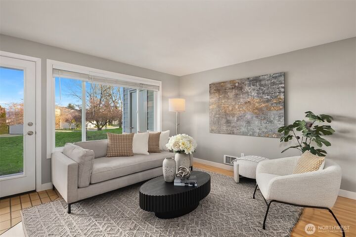 Property Photo:  7004  155th Place NE 7004  WA 98052 