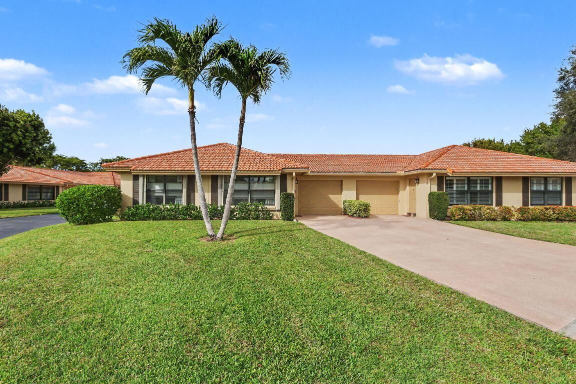 Property Photo:  4635 Apple Tree Circle A  FL 33436 