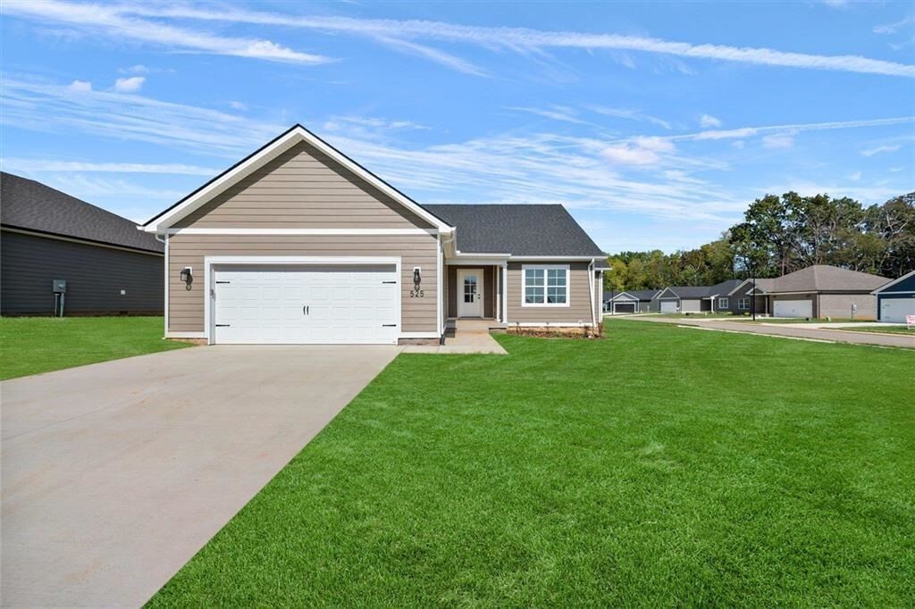 Property Photo:  525 Pleasant Meadow Circle  KY 42101 