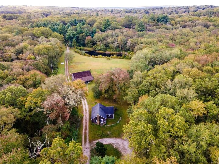 Property Photo:  2 Thatt Way  RI 02833 