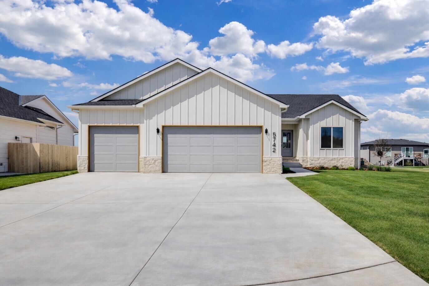 Property Photo: 5742 N Edwards Ct. KS 67204