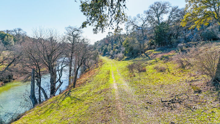 Property Photo:  132 Sunrise  TX 78006 