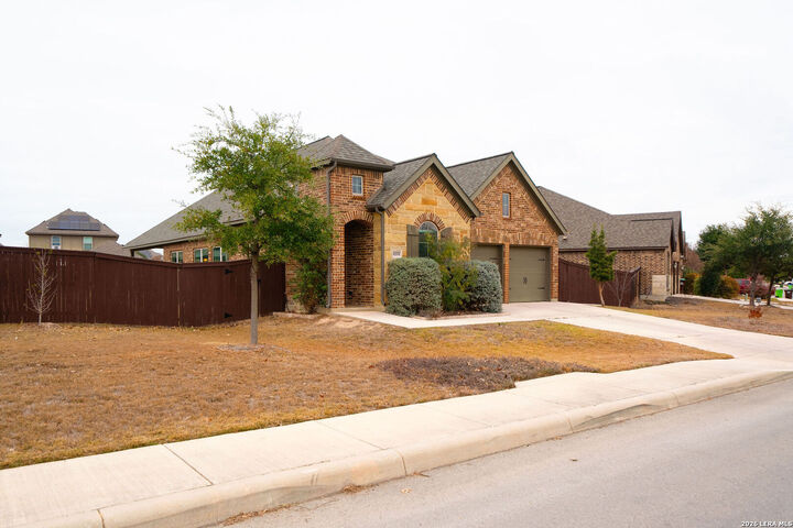 Property Photo: 8709 White Crown TX 78254
