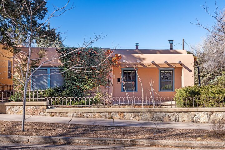Property Photo:  900 Gildersleeve Street  NM 87505 