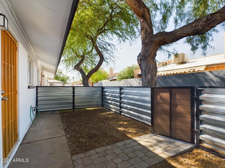 Property Photo:  3016 N 37 Street  AZ 85018 