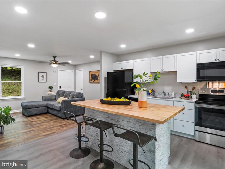 Property Photo:  462 Wild Rose Lane  WV 25425 