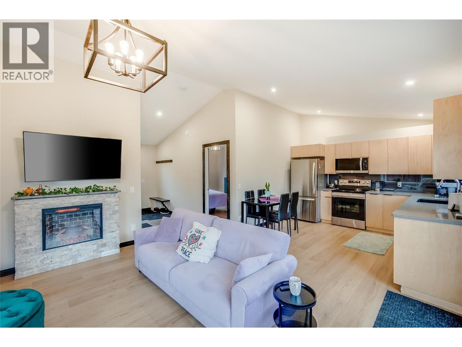 Property Photo: 611 Union Street 1 BC V0G 1S0