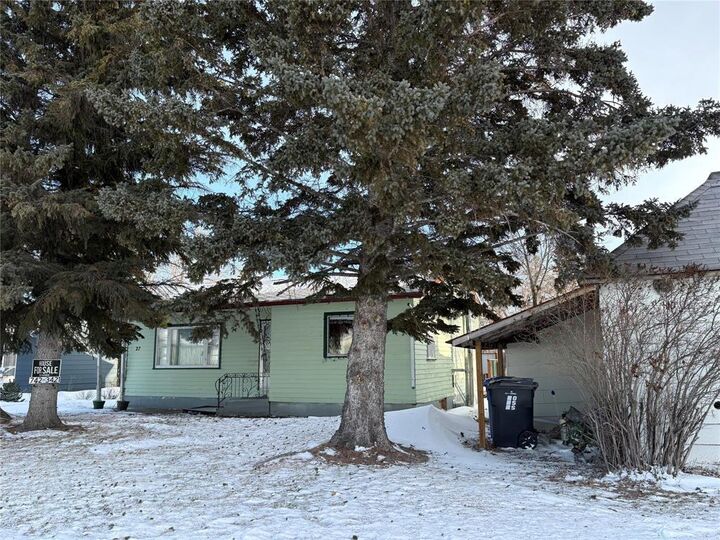 Property Photo:  27 Second Avenue North  MB R0L 0T0 