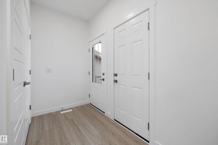 Property Photo:  921 19 Avenue NW  AB T6T 2X4 