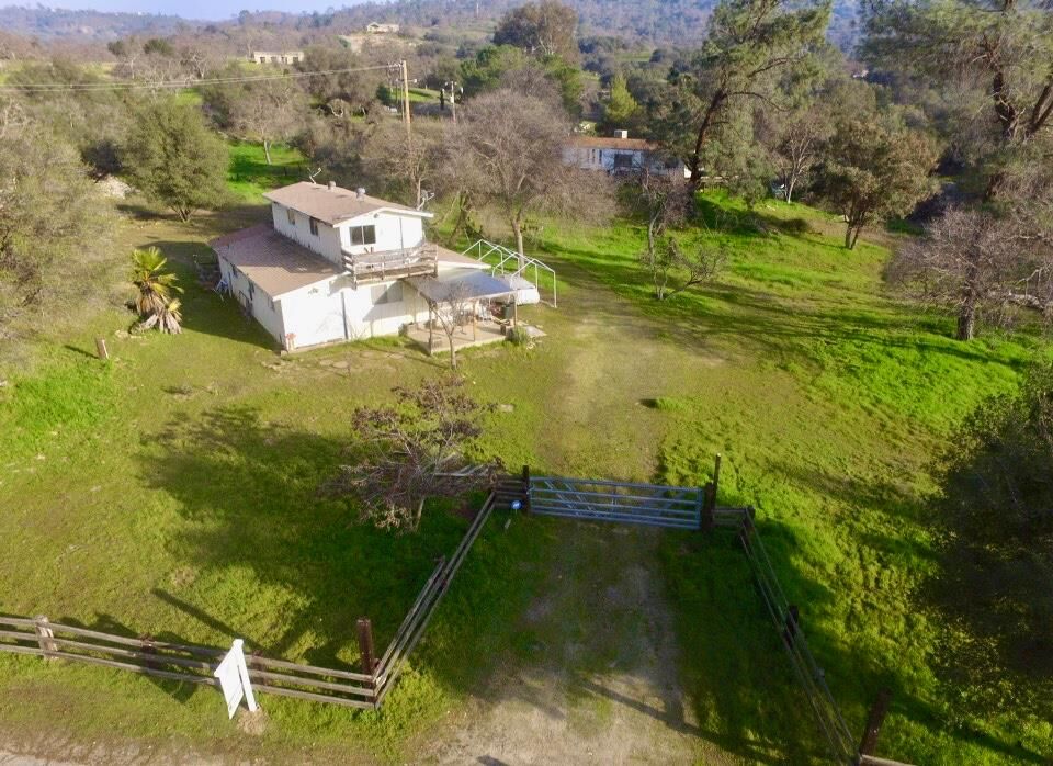 Property Photo: 30517 Road 400 CA 93614