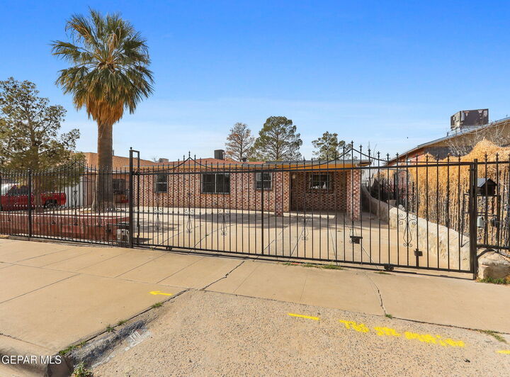 Property Photo:  1051 Saint Johns Drive  TX 79903 