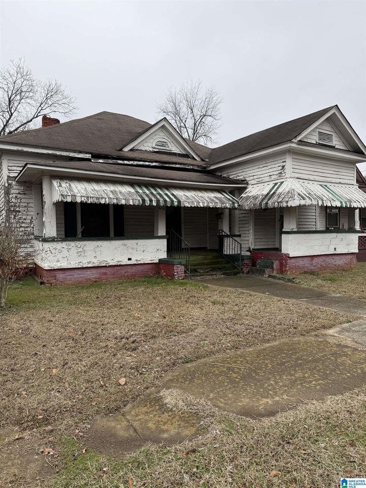 Property Photo:  1811 Cooper Avenue  AL 36201 