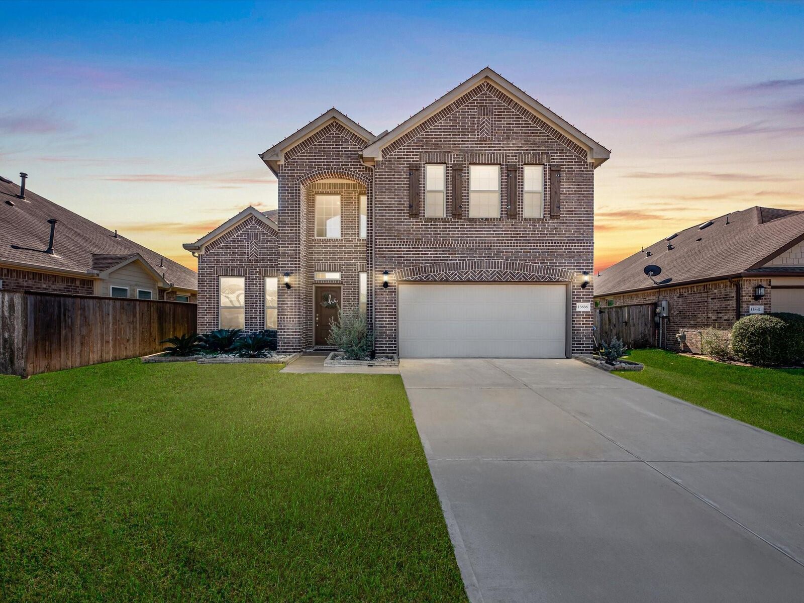 Property Photo: 13838 Madera Bend Lane TX 77583