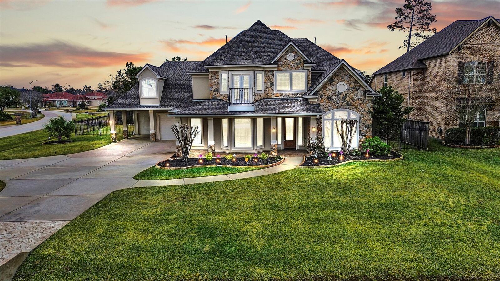 Property Photo: 6914 Sandwedge Point Court TX 77389