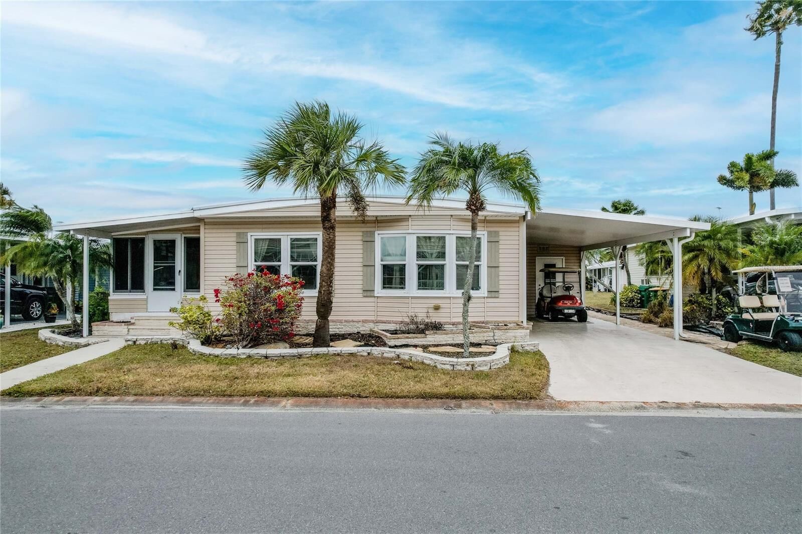 Property Photo:  2100 Kings Highway 305  FL 33980 