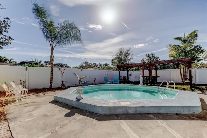 Property Photo: 8531 81st Way FL 33777