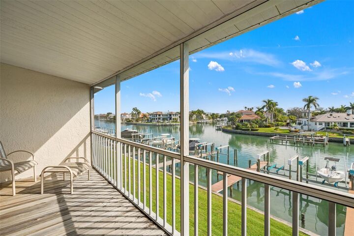 Property Photo:  637 Pinellas Bayway S 111  FL 33715 