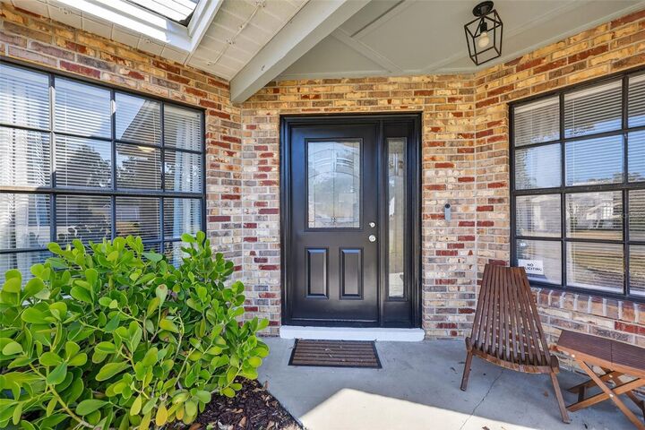 Property Photo:  1807 Hitching Post Place  FL 33566 