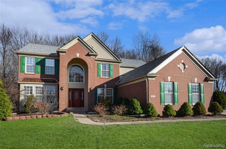 Property Photo:  34376 Giannetti Drive  MI 48312 5736 
