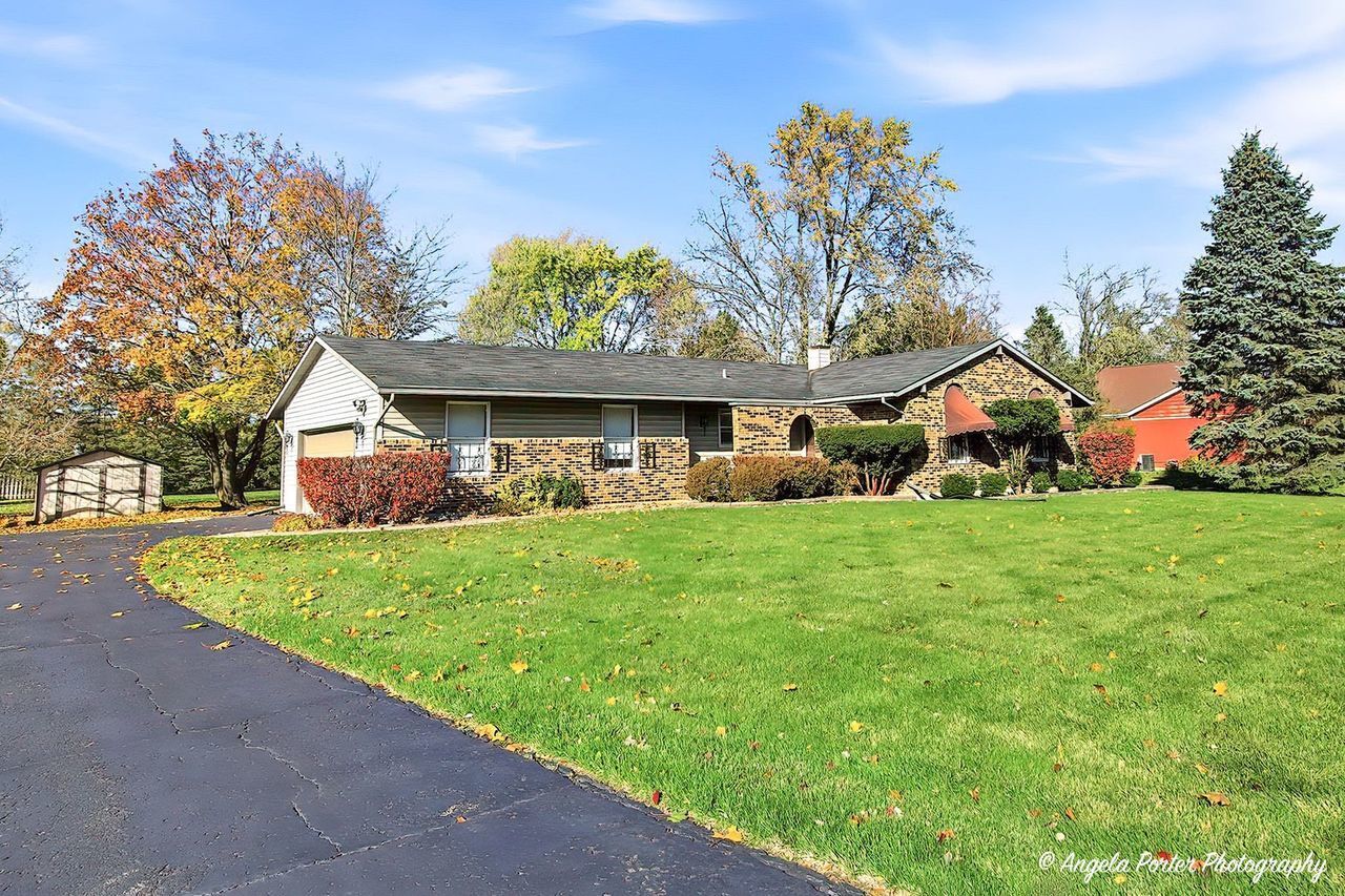 Property Photo: 26140 N Ann Court IL 60084