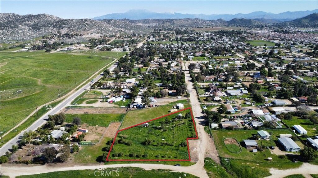 Property Photo: 29580 Patelli Way CA 92585