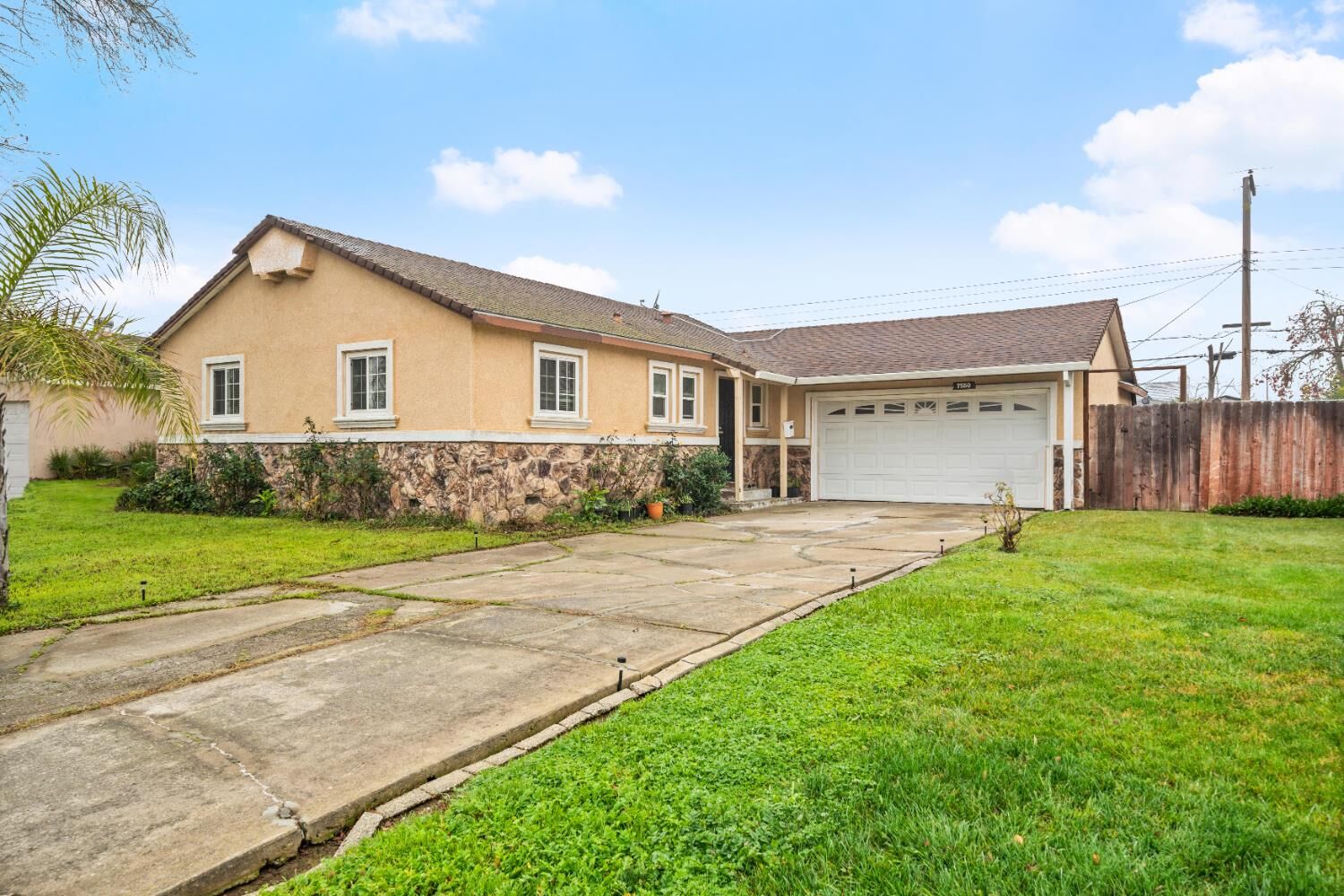 Property Photo:  7550 21st Street  CA 95822 