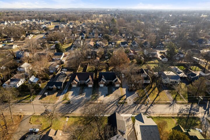 Property Photo:  824 N Maple St  TN 37130 