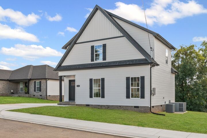 Property Photo:  304 Lee Lane  TN 37160 