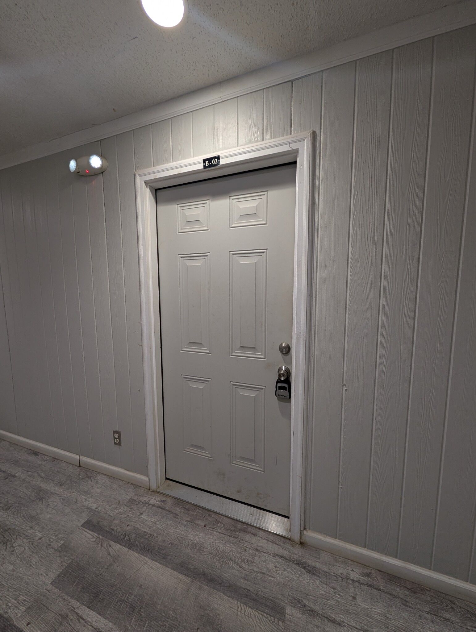 Property Photo: 441 Harding Place B2 TN 37211