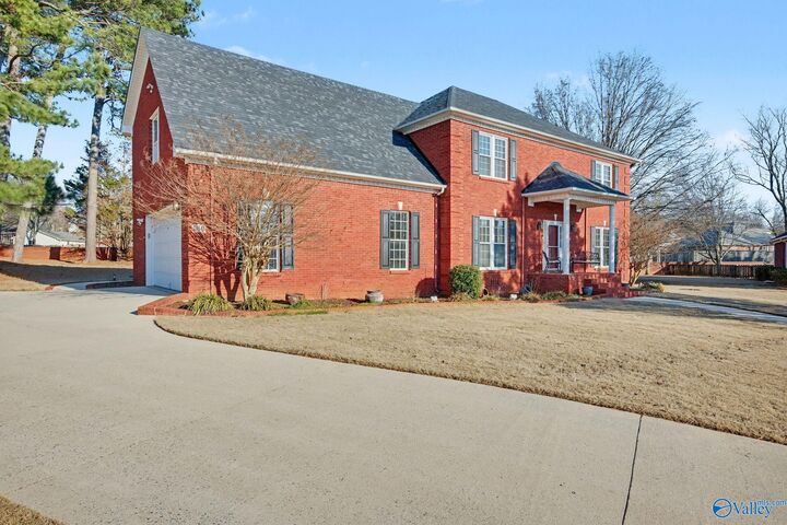 Property Photo:  100 Thomas Woods Court  AL 35806 