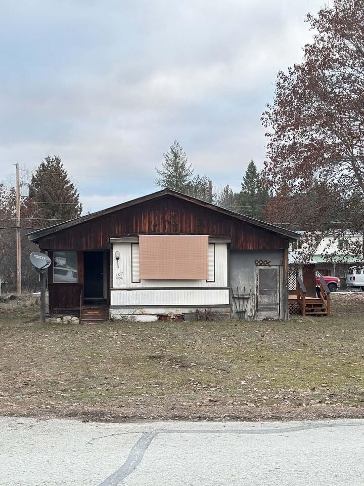 Property Photo:  107 E 4th Ave  WA 99153 