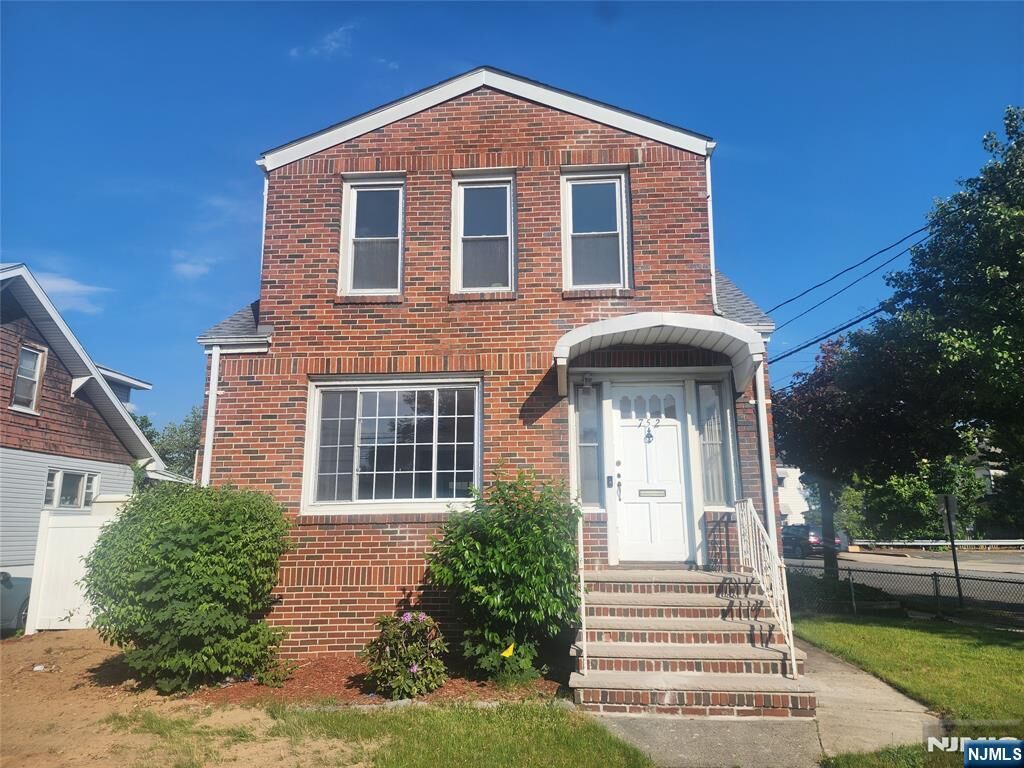 Property Photo:  752 Ridge Road  NJ 07071 