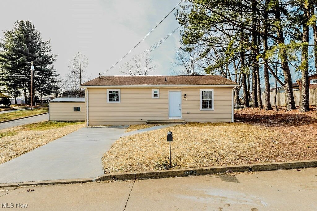 Property Photo:  1702 Princeton Street  WV 26101 