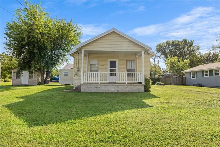 Property Photo:  1201 I Street  AR 72712 