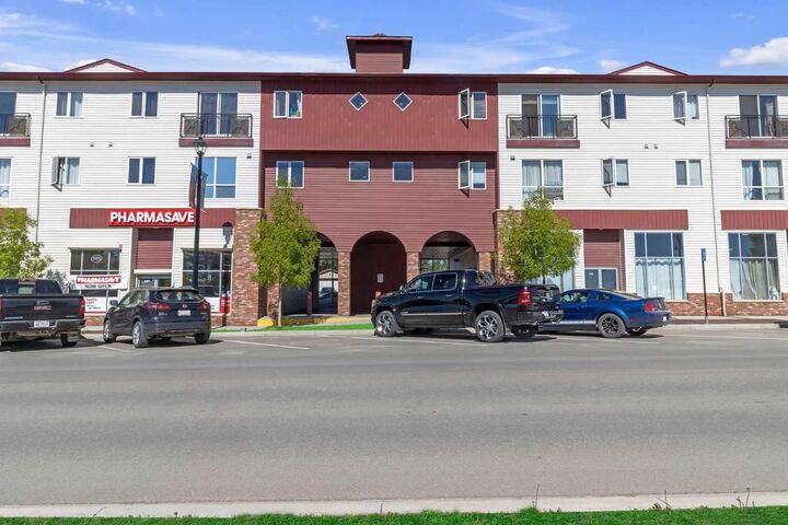 Property Photo: 1010 Railway Street 207 AB T0M 0S0