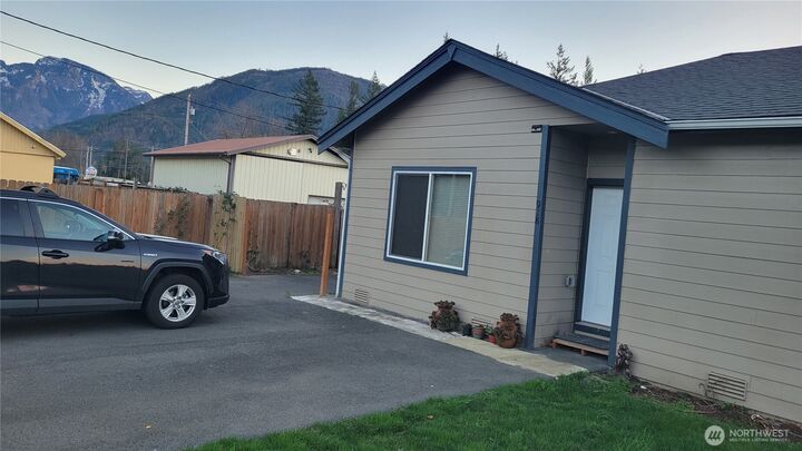 Property Photo: 918 Orchard Avenue WA 98251