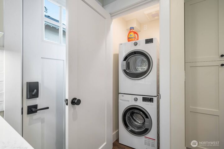 Property Photo:  2100  1st Avenue W  WA 98119 