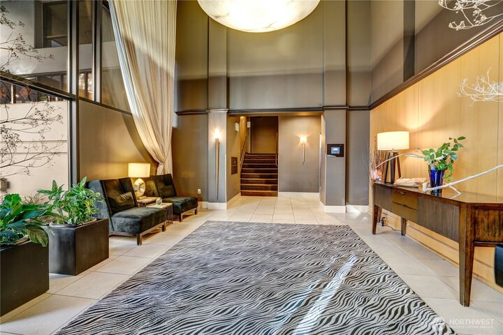 Property Photo:  2621  2nd Avenue 706  WA 98121 