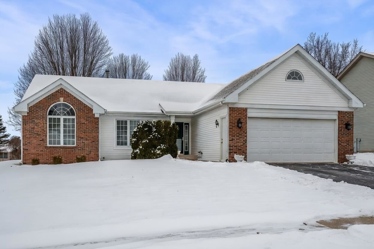 Property Photo:  4797 Lindbloom Lane  IL 61016 